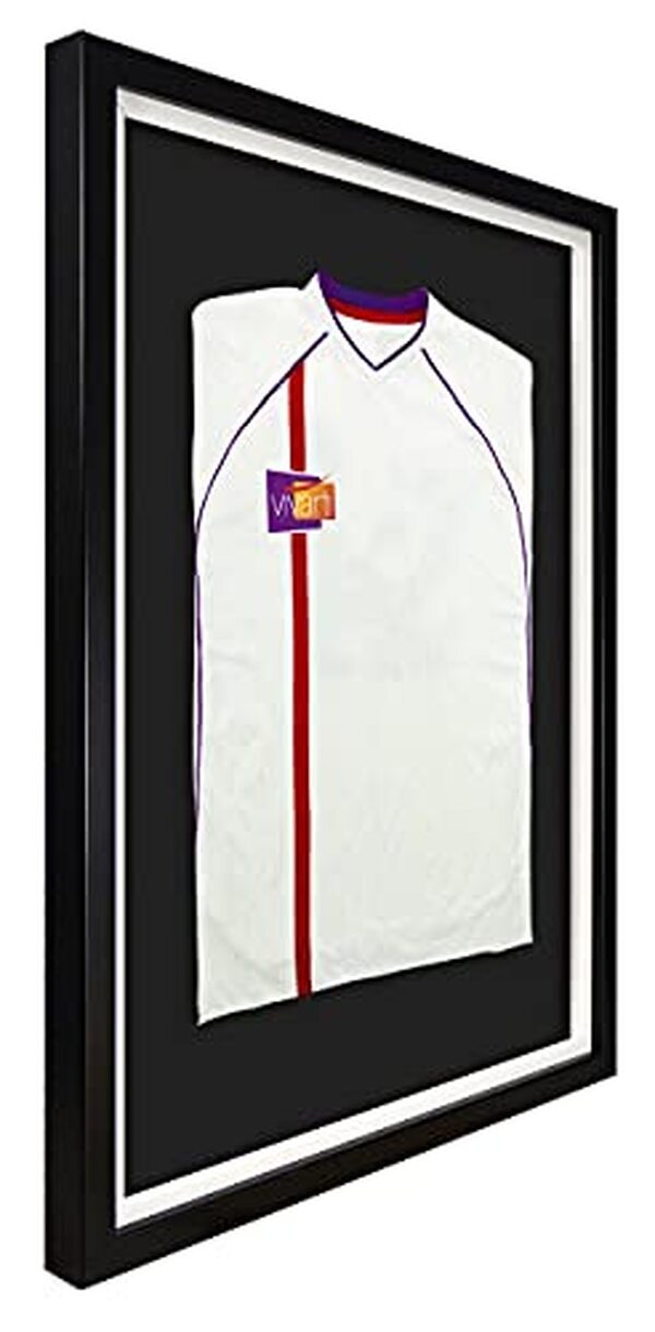 Découvrez notre test complet du cadre d'affichage Vivartici DIY 50x70 cm pour mettre en valeur votre maillot sportif et personnaliser votre décoration intérieure