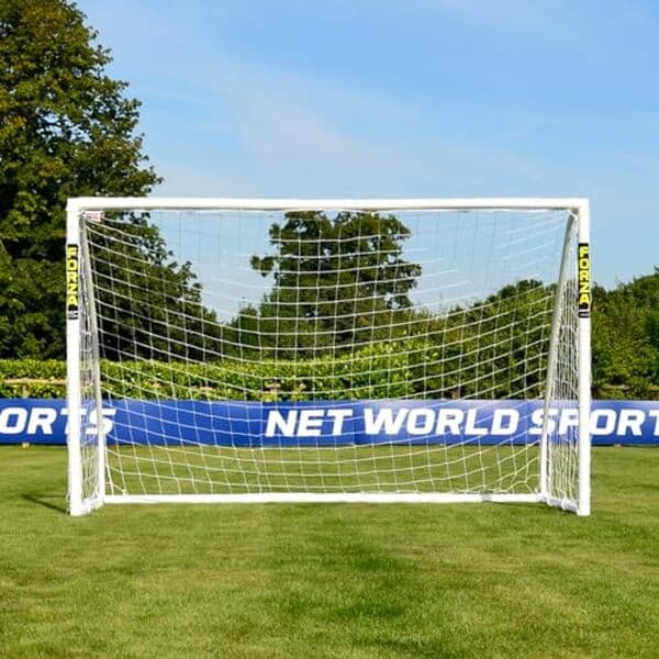 Découvrez notre test complet du but de football léger FORZA en PVC 244 x 183 cm : performances, durabilité et avis sur ce choix idéal pour tous les passionnés de foot