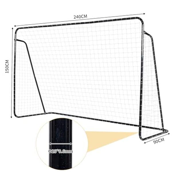 Découvrez le but de foot LALAHO 240x150x90 cm : un cadre robuste et adapté aux jeunes footballeurs, idéal pour améliorer leurs compétences de jeu dans le jardin ou au parc