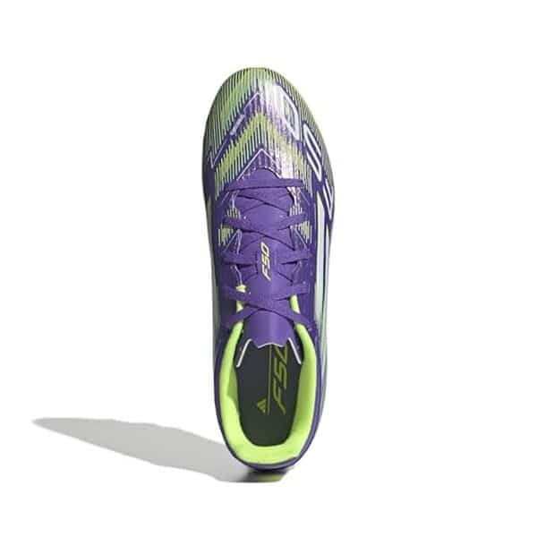 Découvrez notre test complet des crampons Adidas F50 Purple Rush taille 43 1/3 : confort, grip et qualité pour vos matchs de football. 