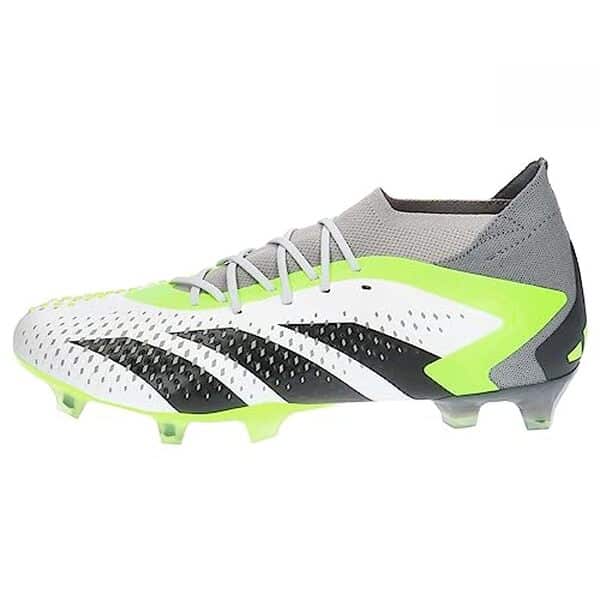 Découvrez notre test détaillé des chaussures de football adidas Predator Accuracy.1 FG taille 38 EU : performances, confort et qualité pour optimiser votre jeu. 