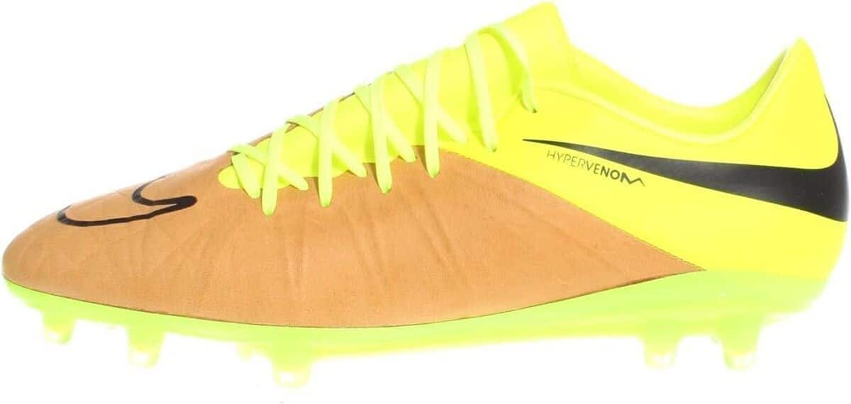 Test des Nike Hypervenom Phinish : puissance et style sur le terrain
