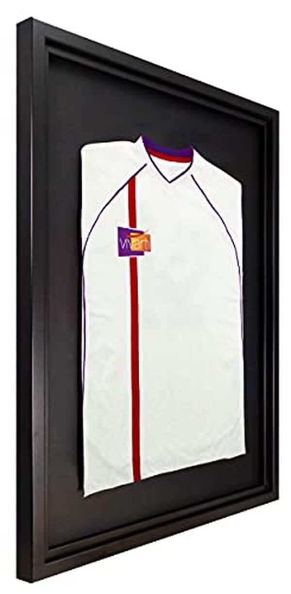 Découvrez notre test complet du cadre d'affichage Vivarti DIY 60x80 cm noir. Avis détaillé, installation facile et présentation optimale de vos maillots préférés.