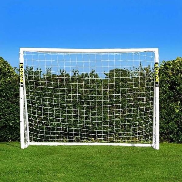 Découvrez notre test détaillé du but de football PVC Forza 2, 4x1, 8 m : durabilité, praticité et performance pour vos matchs et entraînements.