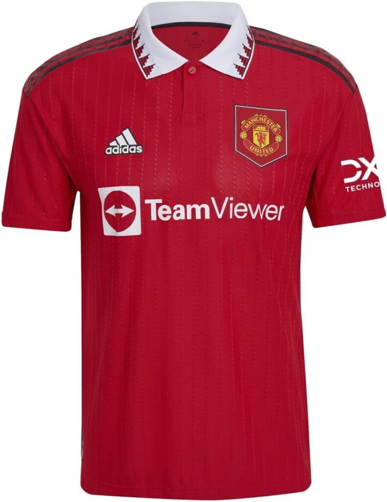 Test du maillot de football Manchester United 22/23 adidas rouge taille L