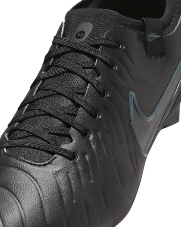 Découvrez notre test complet des Nike Legend 10 Pro FG : performances, confort et technologie des meilleures chaussures de soccer professionnel.
