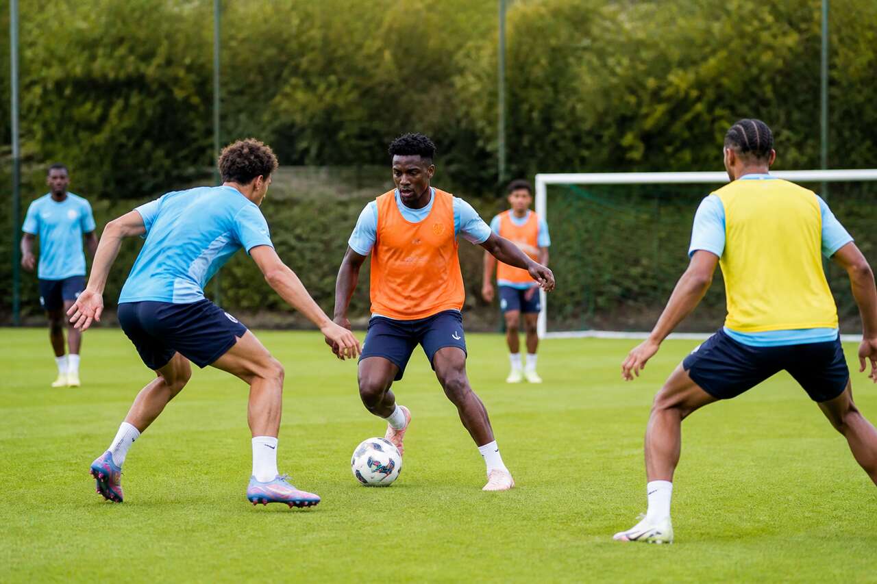 Jeu réduit : maîtriser la conservation du ballon au football
