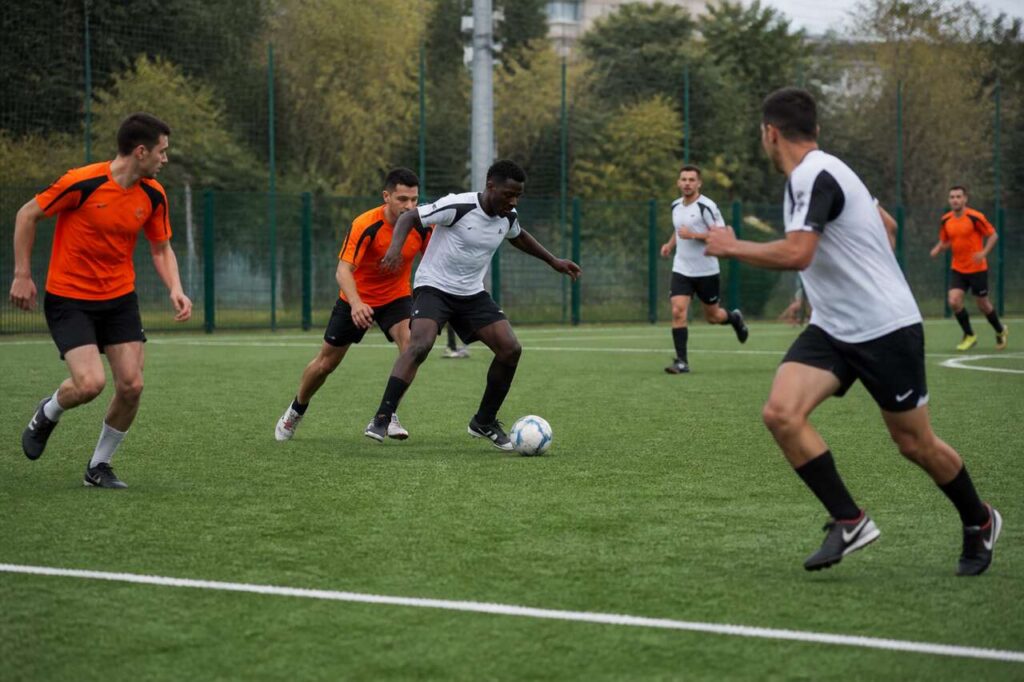 Jeu réduit et transition en football : stratégies et conseils