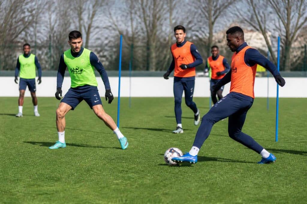 Entraînement technico-tactique au football : astuces et exercices