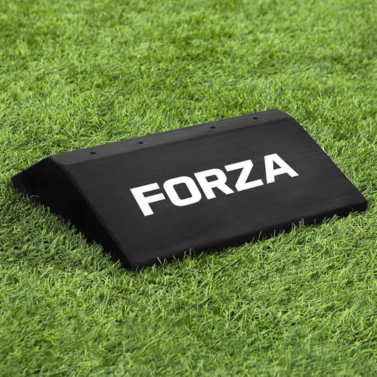 Test de la base en caoutchouc Forza pour mannequins de coup franc