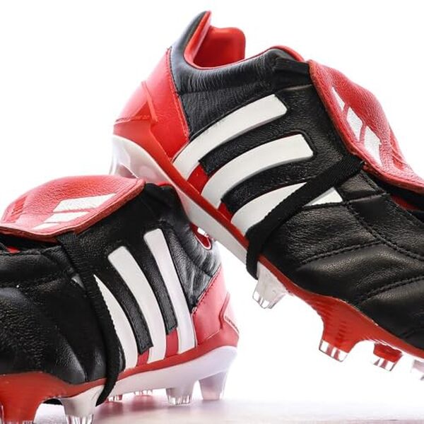 Découvrez notre avis complet sur les chaussures adidas Predator Mania noir/rouge pour homme : performances, confort et qualité de cette légende du football.