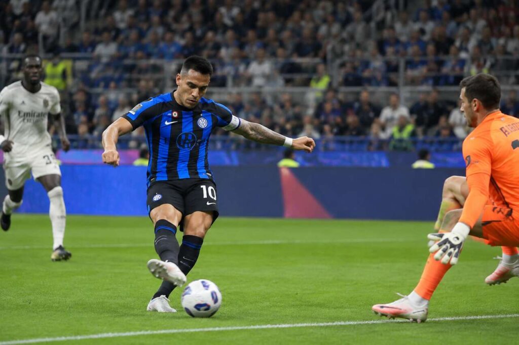 Inter Milan : techniques De Finition En Football