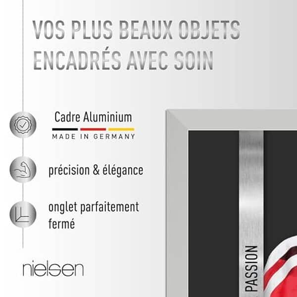Découvrez le cadre Framebox Nielsen, la solution idéale pour mettre en valeur vos maillots : élégant, polyvalent et facile à installer pour un affichage professionnel.