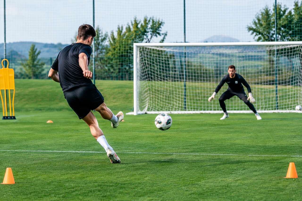 Méthodes d’entraînement efficaces: du simple au réaliste Méthodes d’entraînement efficaces: du simple au réaliste