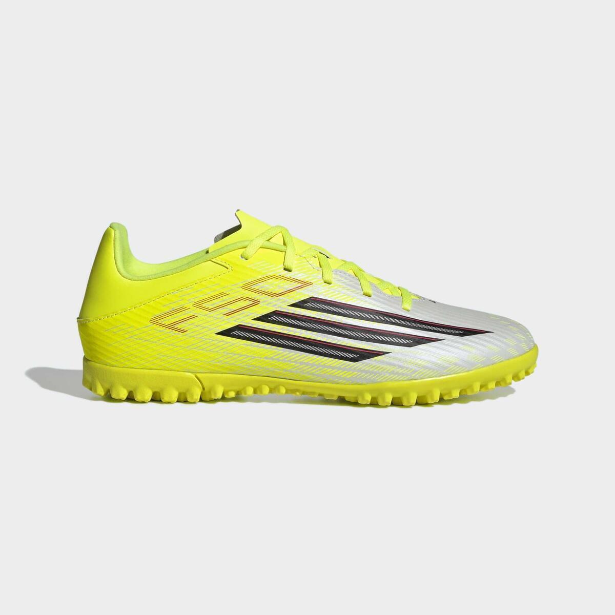 Test : chaussures Decathlon F50 Club Turf jaune pour adultes