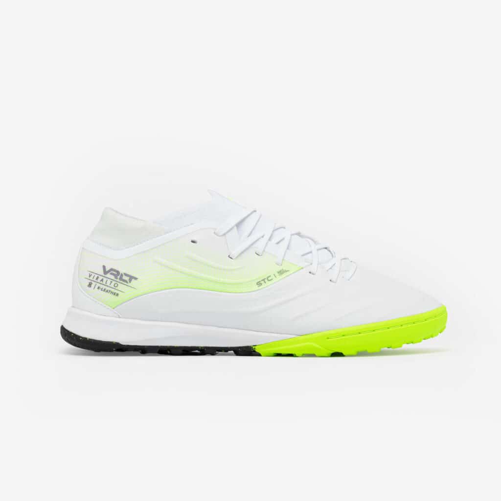 Test des chaussures de football Viralto IV turf de Decathlon